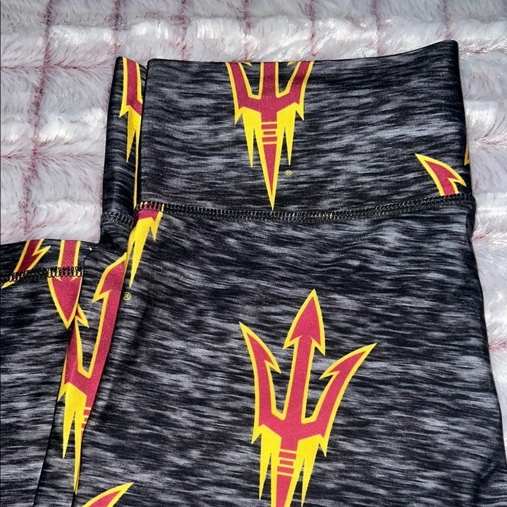 Vibrant Black and Yellow‎ Patterned Leggings